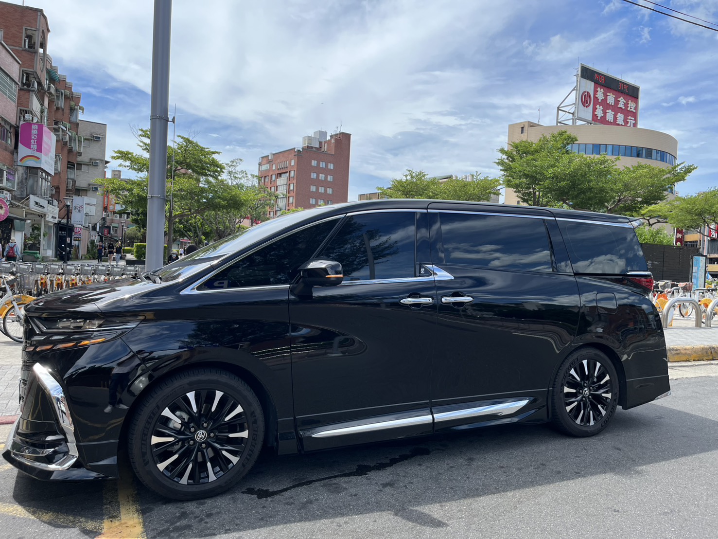 Toyota Alphard 尊榮專車